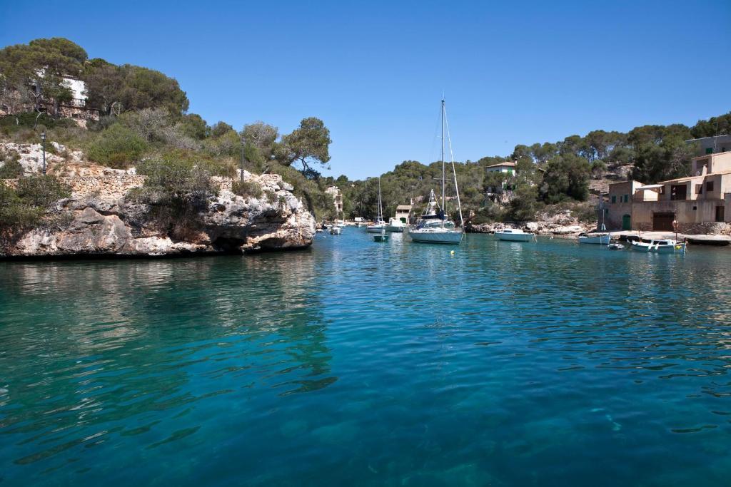 Apartamentos Llevant Cala Figuera  Quarto foto