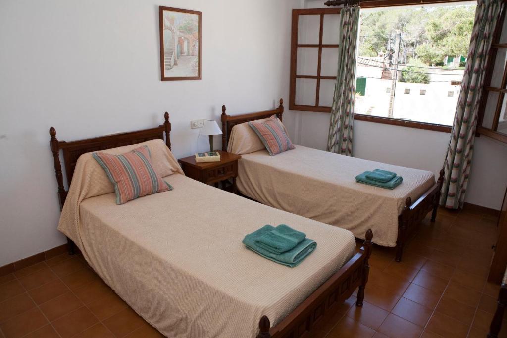 Apartamentos Llevant Cala Figuera  Quarto foto